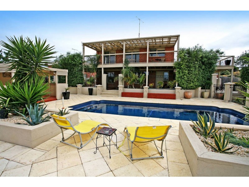 14 Washington Gardens, Leopold VIC 3224