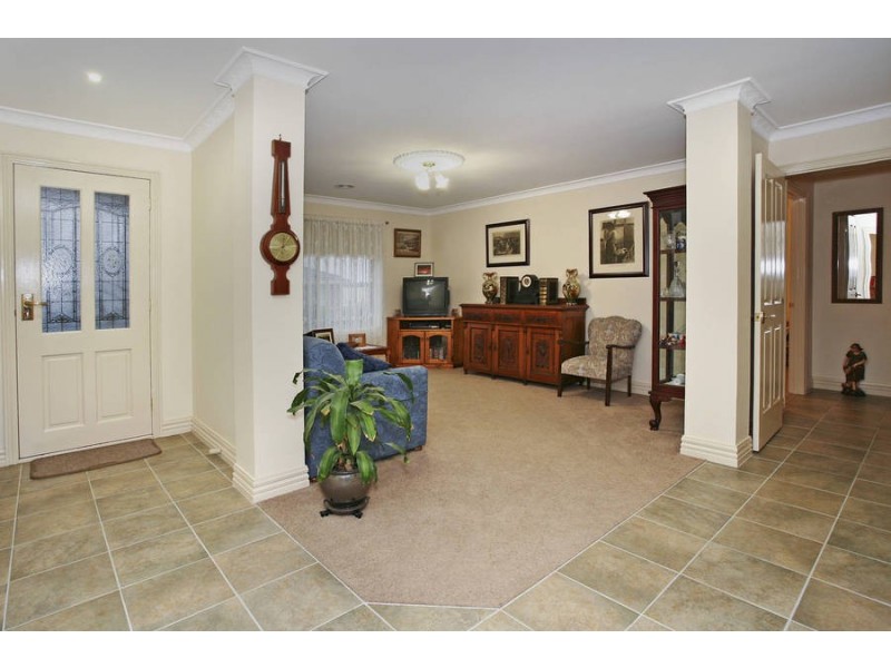 38 Paratone Crescent, St Albans Park VIC 3219