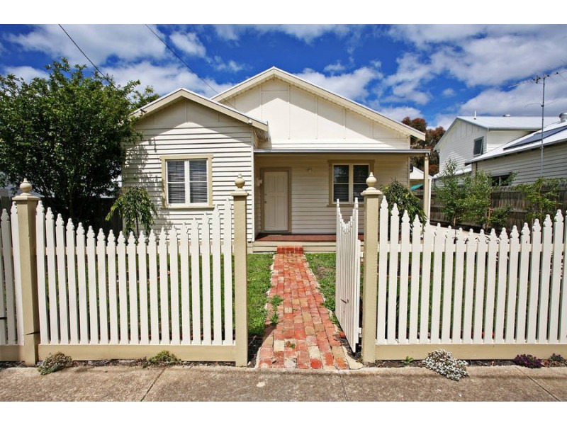 6 Staverly Road, Herne Hill VIC 3218
