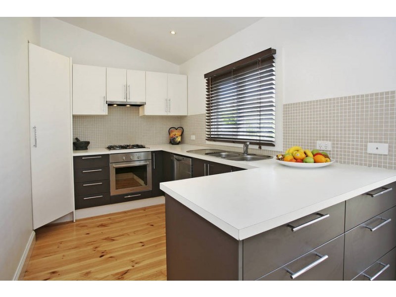6 Staverly Road, Herne Hill VIC 3218
