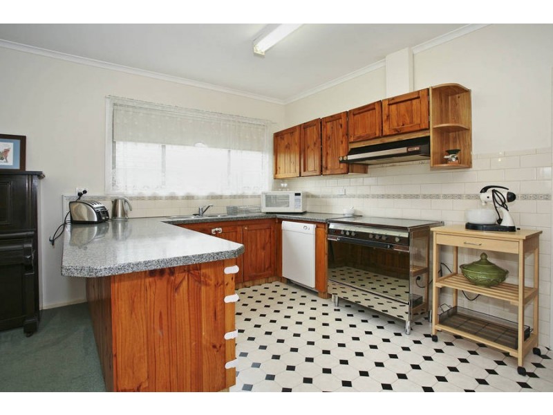 6 Kernot Street, East Geelong VIC 3219