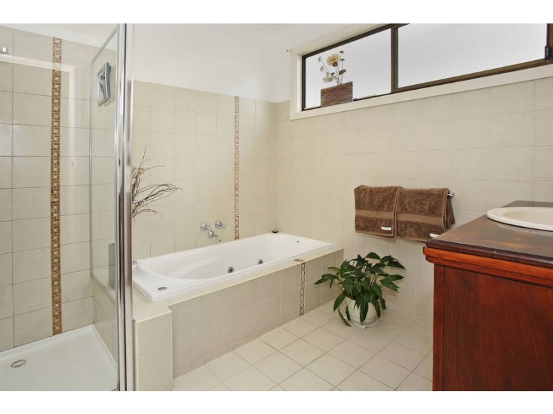 6 Kernot Street, East Geelong VIC 3219