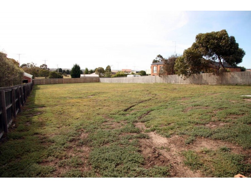 4 Reta Close, Leopold VIC 3224