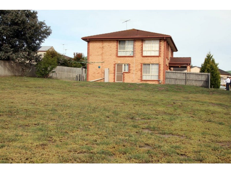 4 Reta Close, Leopold VIC 3224