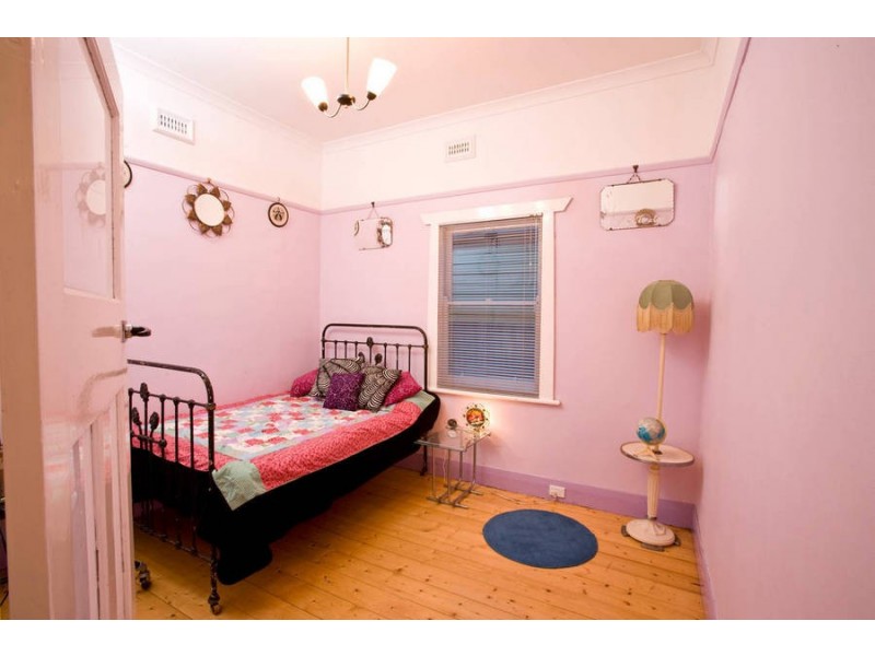 16 Loch Street, East Geelong VIC 3219