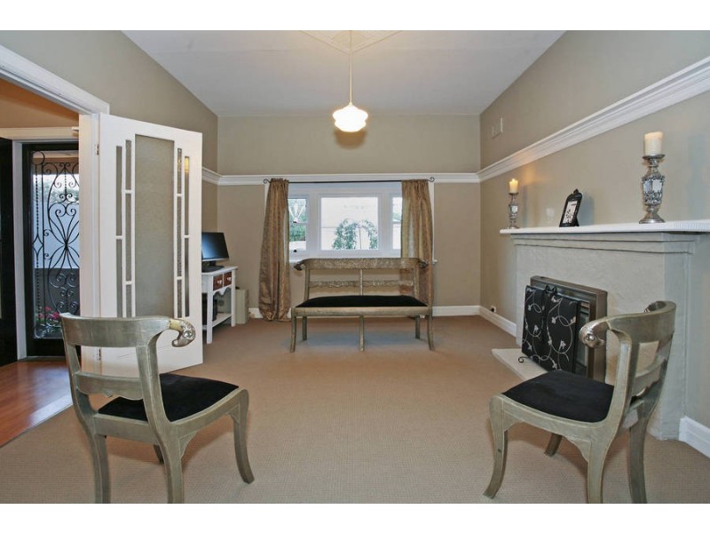 2 Kernot Street, East Geelong VIC 3219