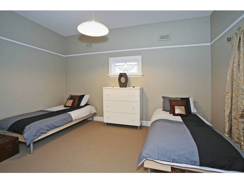 2 Kernot Street, East Geelong VIC 3219