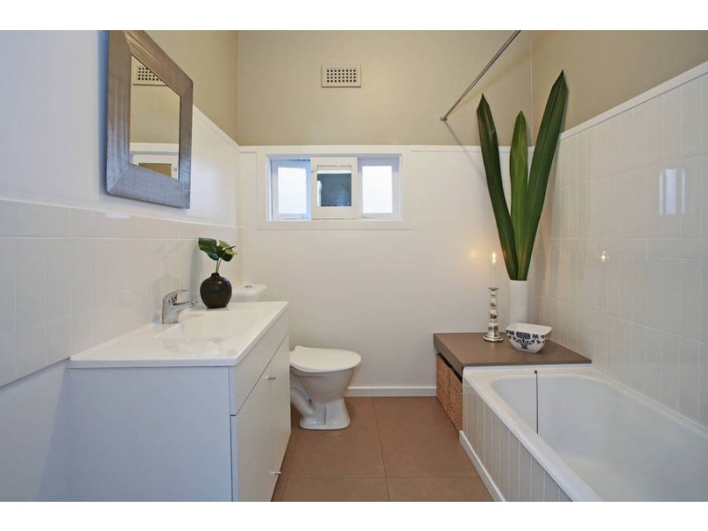 2 Kernot Street, East Geelong VIC 3219