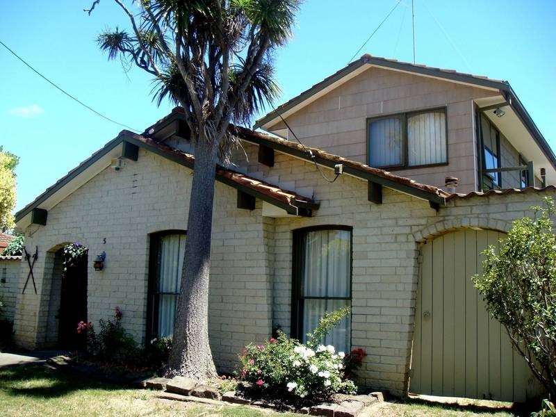 5 Polwarth Crescent, Belmont VIC 3216