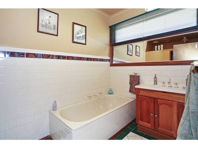 5 Polwarth Crescent, Belmont VIC 3216
