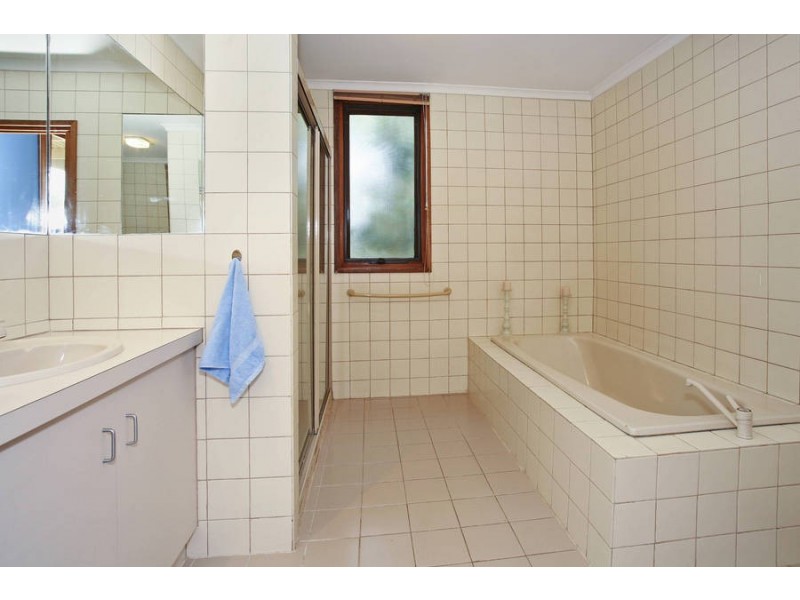 23 Tettenhall Ridge, Belmont VIC 3216