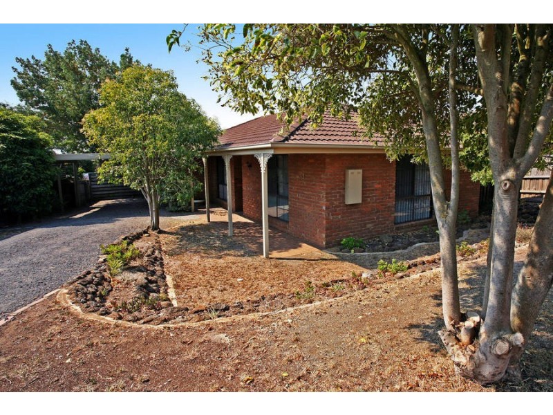33 Birkenhead Drive, Grovedale VIC 3216