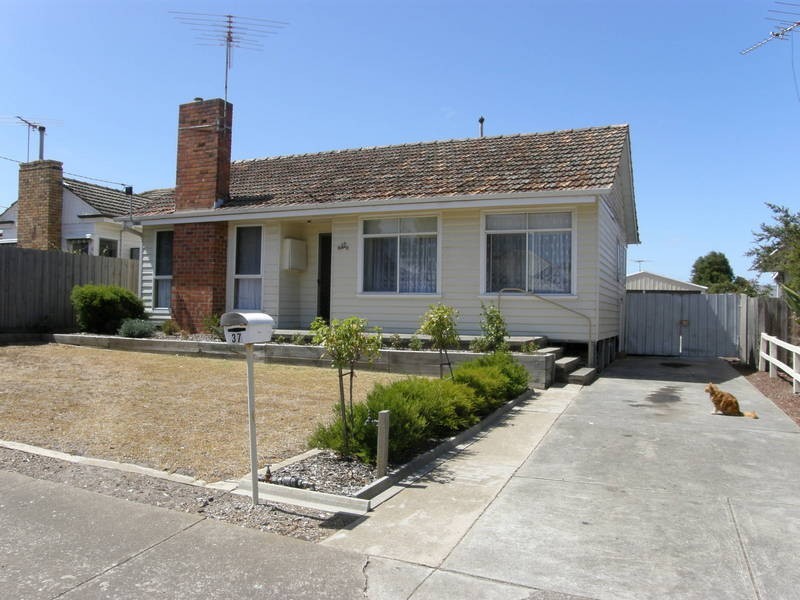 37 Breakwater Road, East Geelong VIC 3219