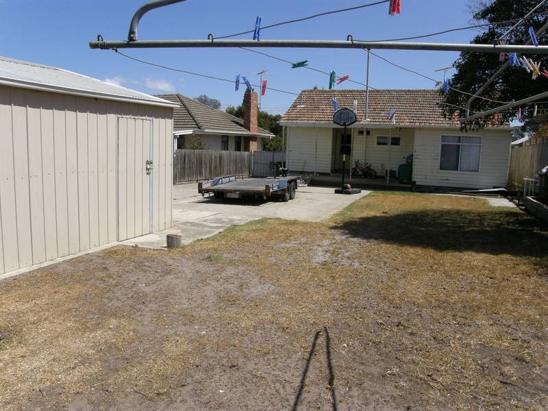 37 Breakwater Road, East Geelong VIC 3219