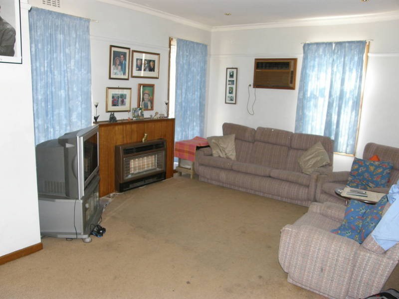 37 Breakwater Road, East Geelong VIC 3219