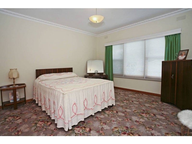 12 Bellarine Highway, Newcomb VIC 3219