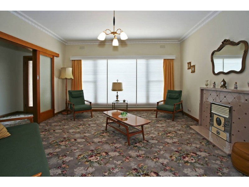 12 Bellarine Highway, Newcomb VIC 3219