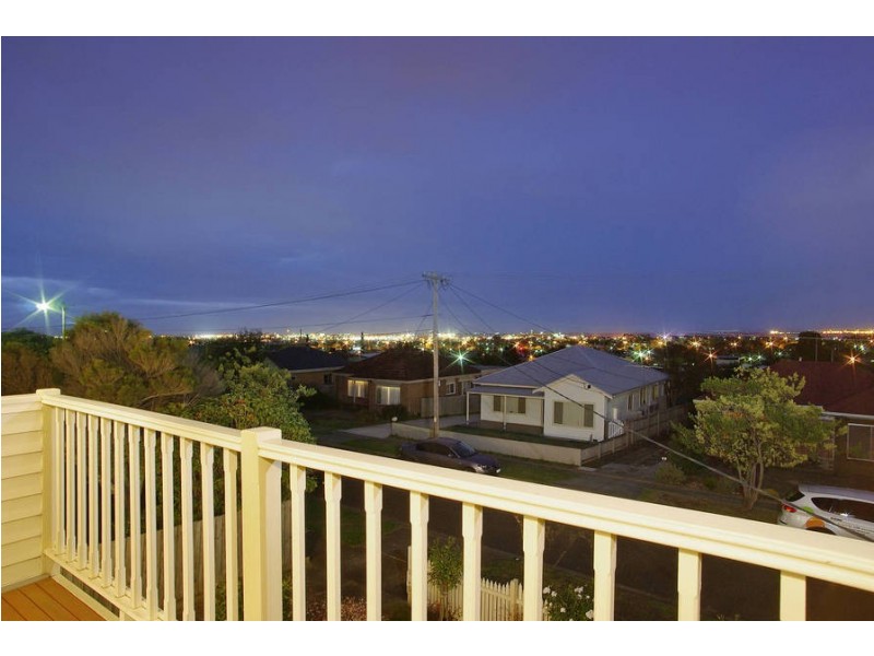 2 Acacia Street, Hamlyn Heights VIC 3215