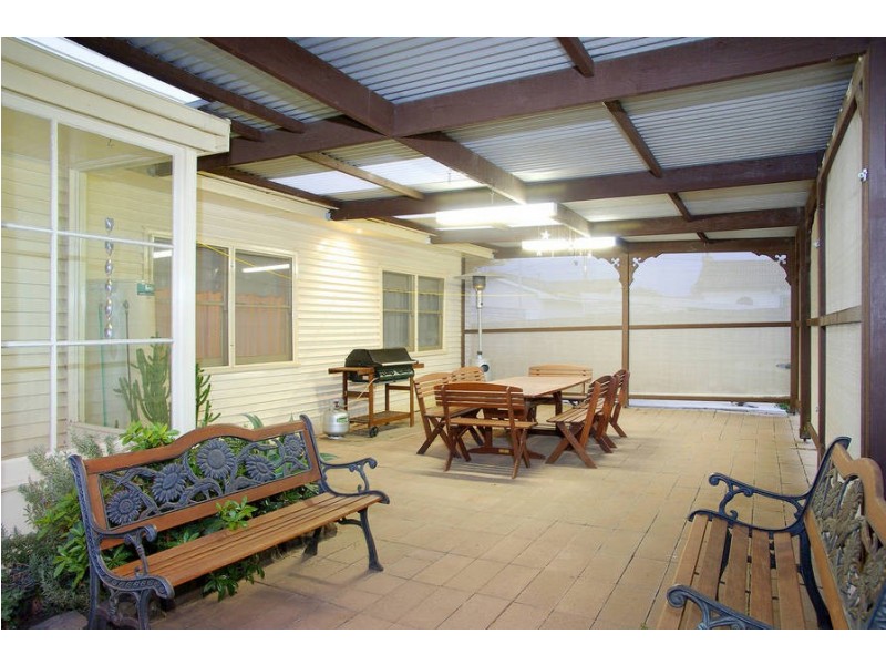 2 Acacia Street, Hamlyn Heights VIC 3215