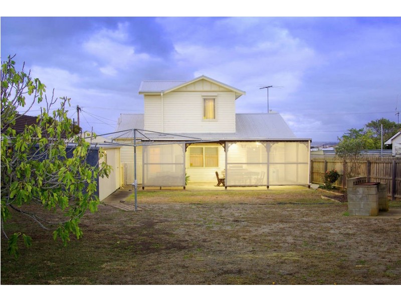 2 Acacia Street, Hamlyn Heights VIC 3215