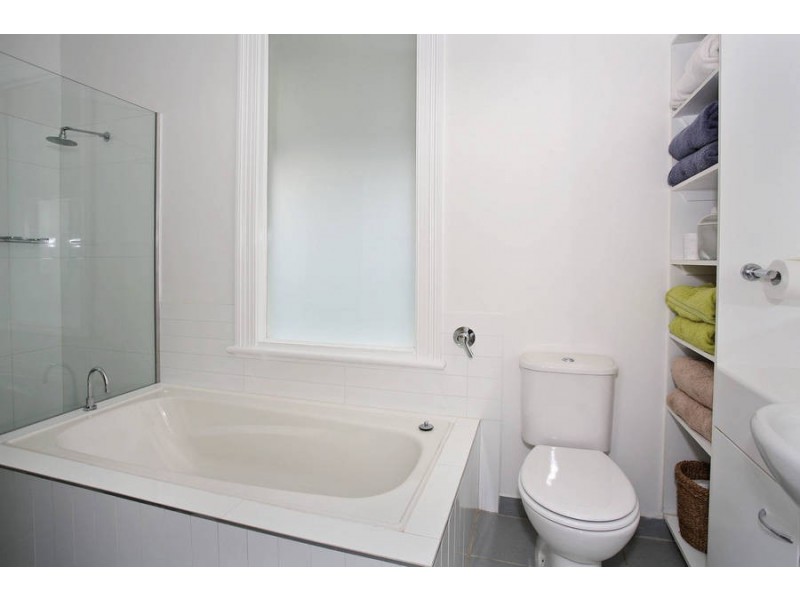 30 Daisy Street, Newtown VIC 3220