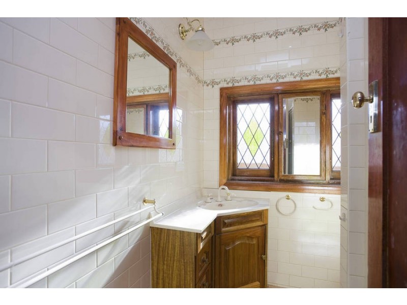 2 Helen Street, East Geelong VIC 3219