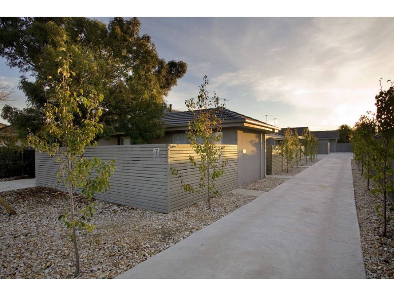 2/7 Stafford Street, Herne Hill VIC 3218