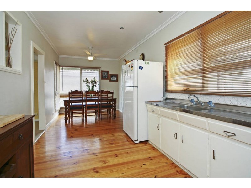 39 Truscott Street, Whittington VIC 3219