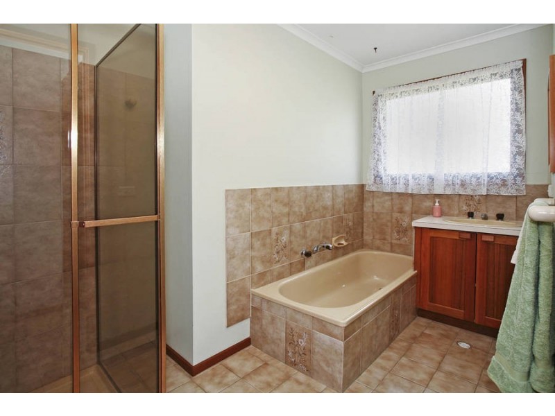 13 Rebecca Drive, Leopold VIC 3224