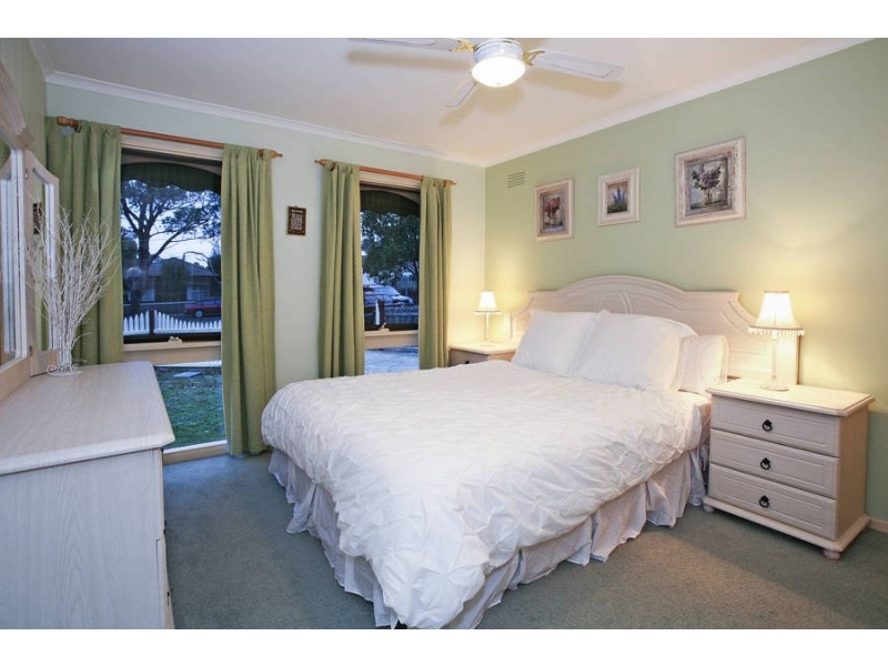 5 Pilbara Court, Belmont VIC 3216