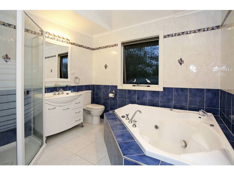 5 Pilbara Court, Belmont VIC 3216