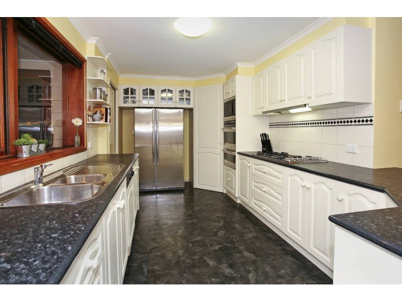 5 Pilbara Court, Belmont VIC 3216