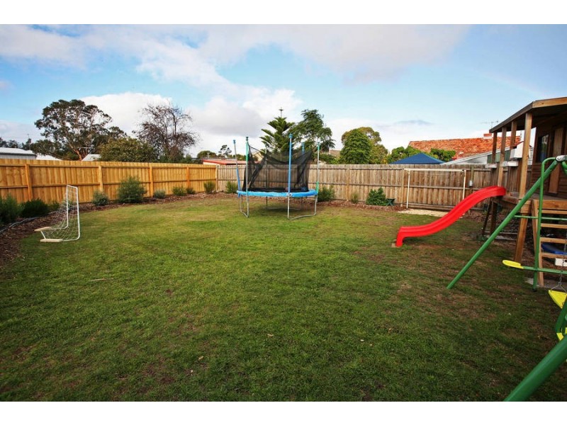9 Lomond Terrace, East Geelong VIC 3219