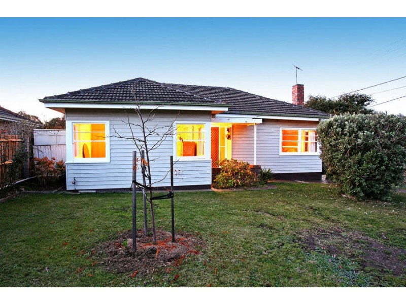 23 Logan Street, Hamlyn Heights VIC 3215