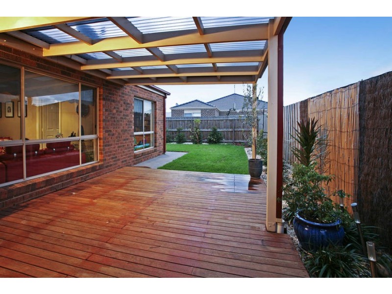 30 Carbine Drive, St Albans Park VIC 3219
