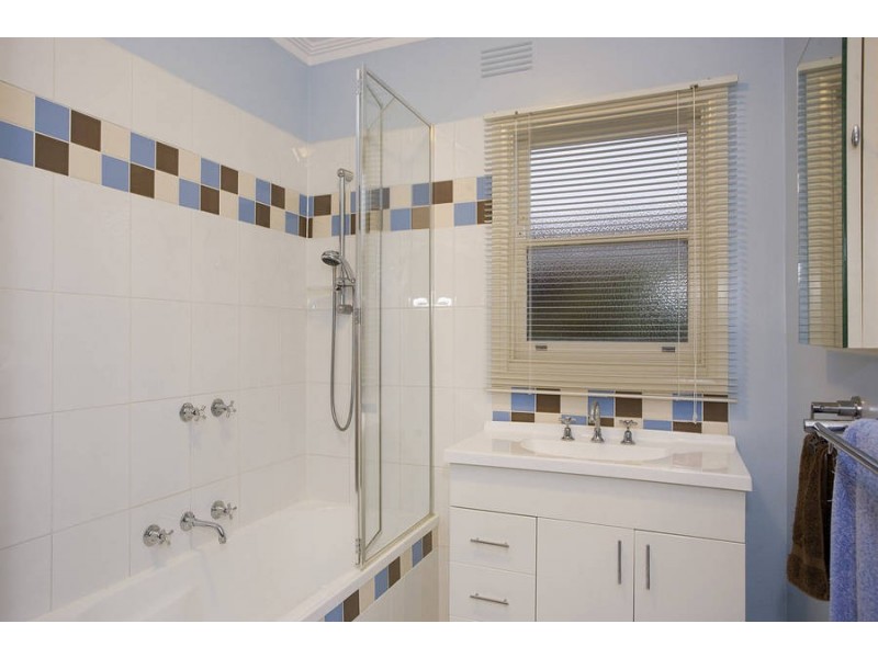 17 Glengarwyn Road, Leopold VIC 3224