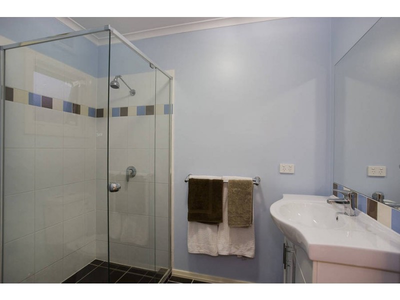 17 Glengarwyn Road, Leopold VIC 3224