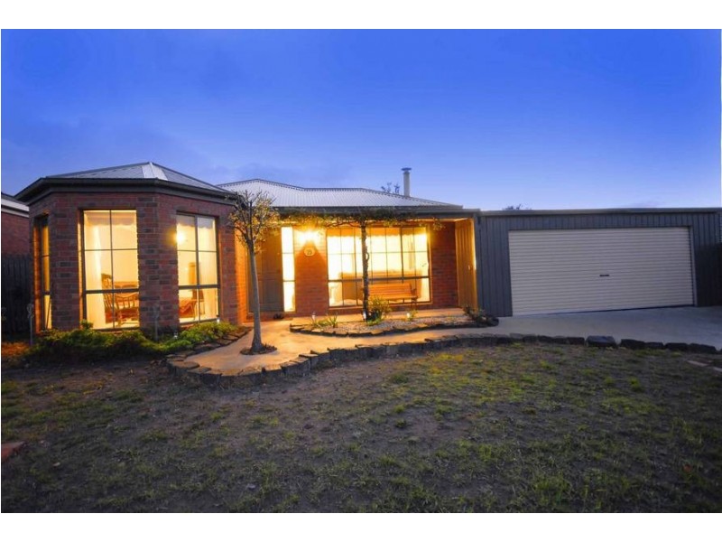 15 Param Street, Grovedale VIC 3216