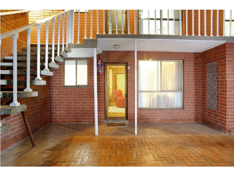 3/8 Heytesbury St, Herne Hill VIC 3218