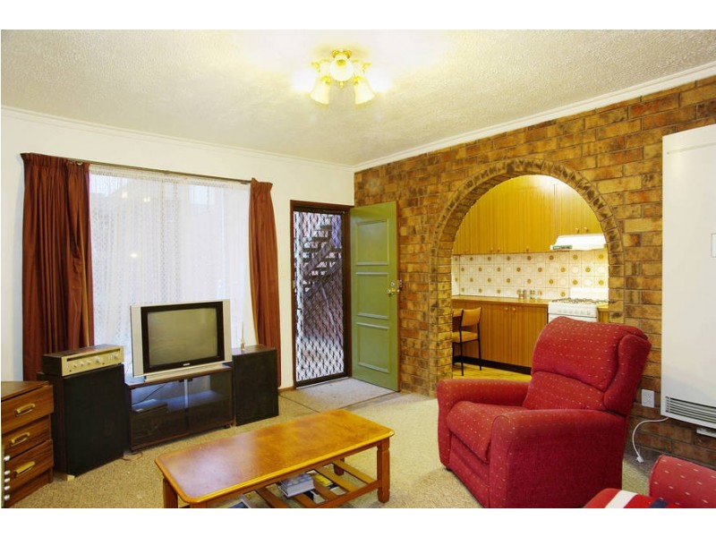 3/8 Heytesbury St, Herne Hill VIC 3218