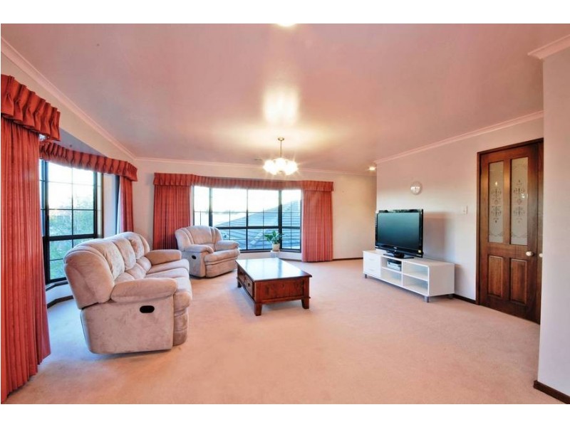 24 Tettenhall Ridge, Belmont VIC 3216