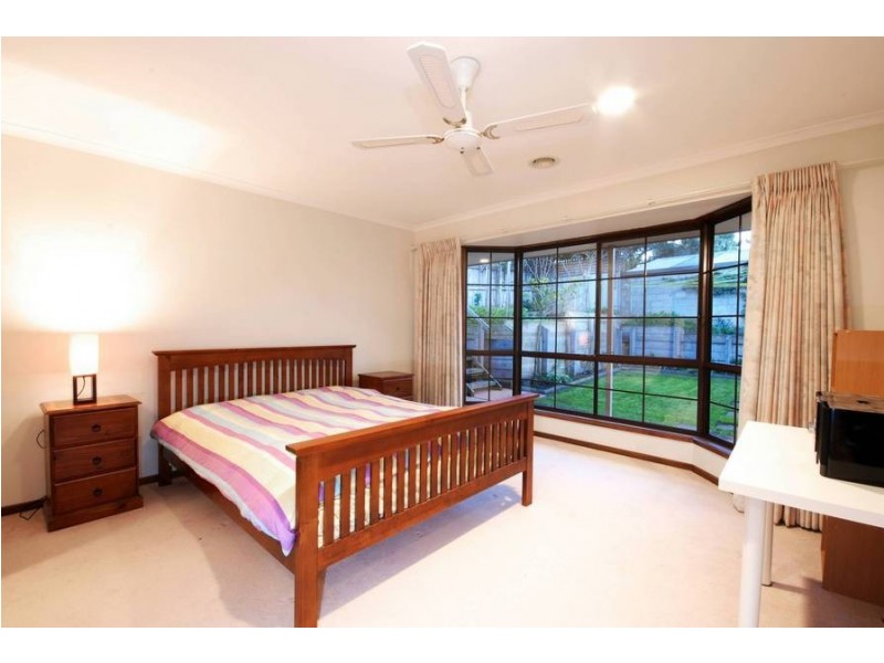 24 Tettenhall Ridge, Belmont VIC 3216