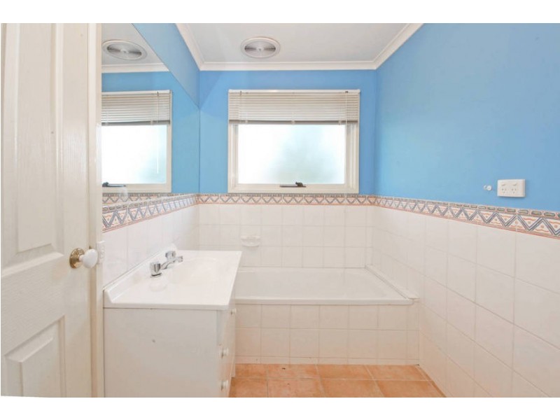 6 Apaloosa Court, Belmont VIC 3216