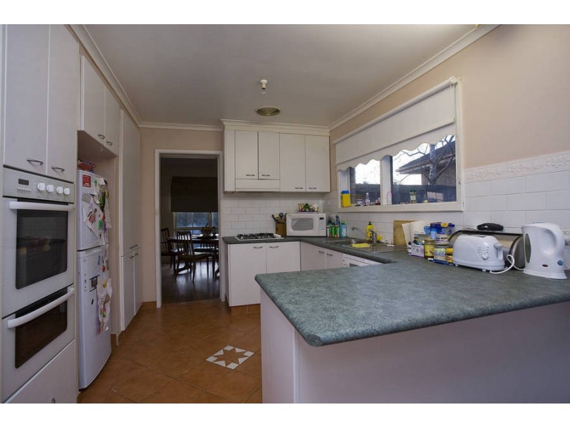 12 Glengarwyn Road, Leopold VIC 3224