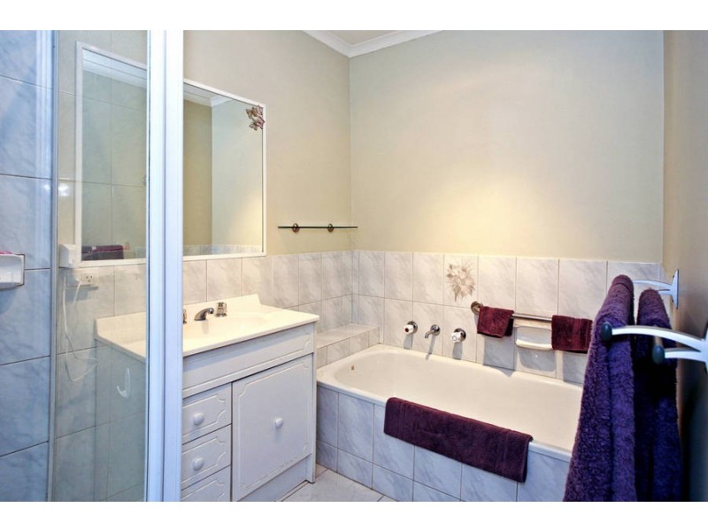 1/5 Katarina Place, Whittington VIC 3219