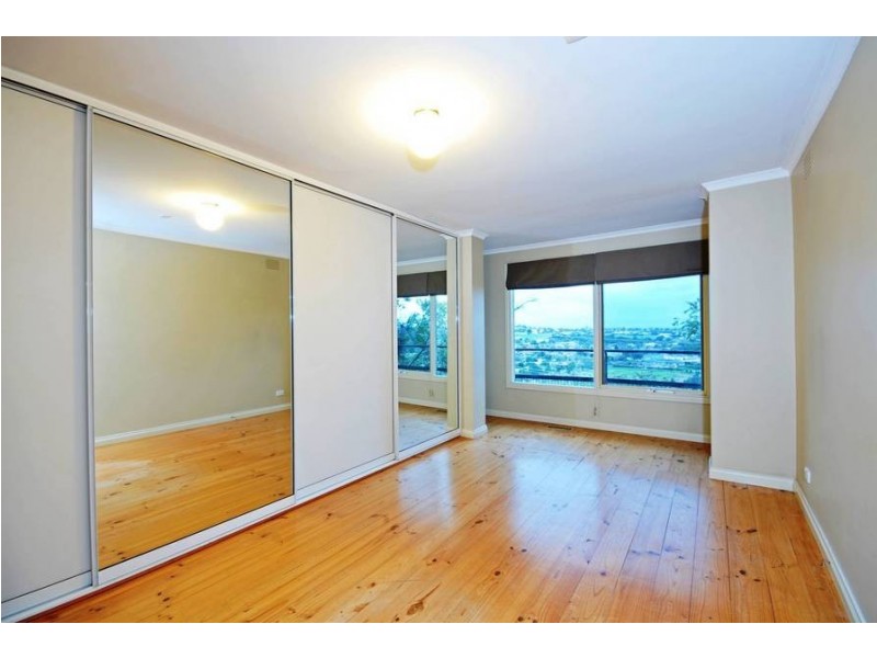 123 North Valley Rd, Highton VIC 3216