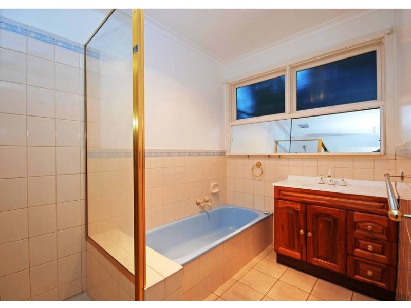 123 North Valley Rd, Highton VIC 3216