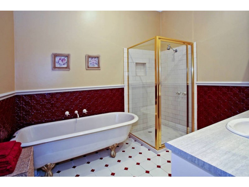 21 Thorne Street, East Geelong VIC 3219