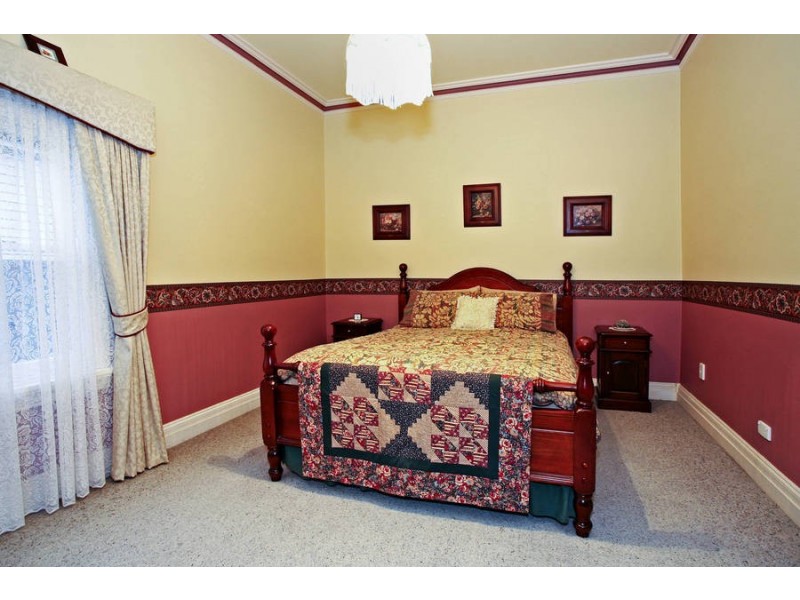 21 Thorne Street, East Geelong VIC 3219