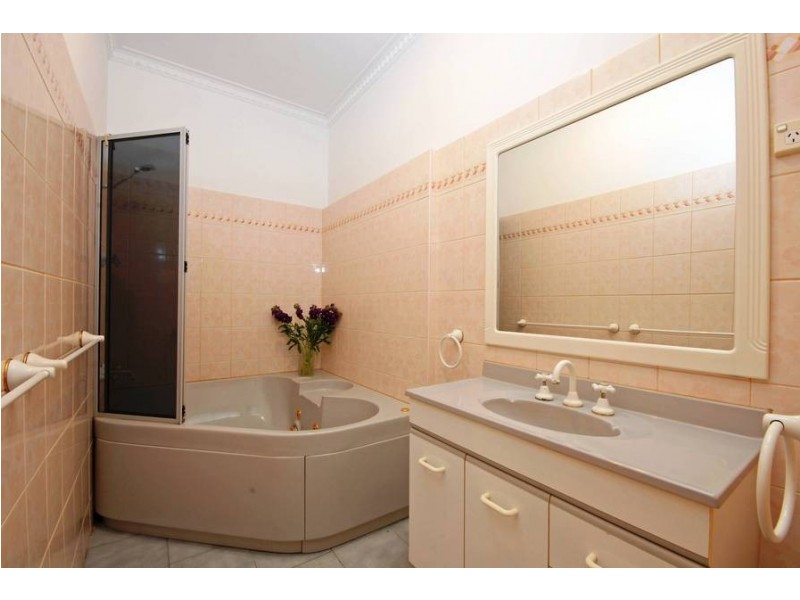 34 Mernda Pde, Belmont VIC 3216